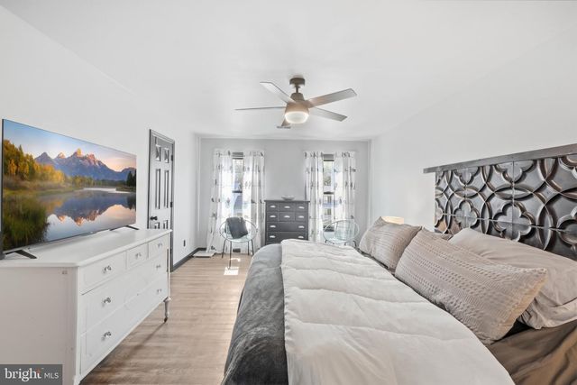 6224 FOREST GROVE DR, Fredericksburg, VA 22407