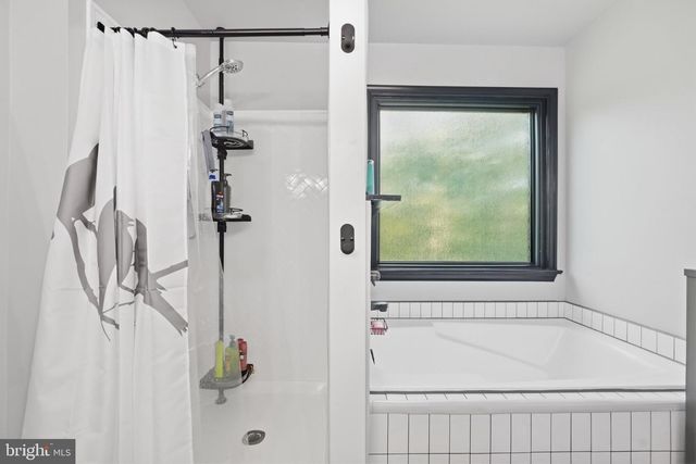 6224 FOREST GROVE DR, Fredericksburg, VA 22407