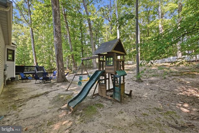 6224 FOREST GROVE DR, Fredericksburg, VA 22407