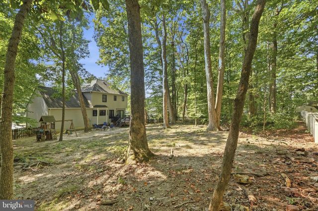 6224 FOREST GROVE DR, Fredericksburg, VA 22407