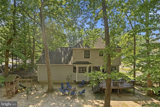 6224 FOREST GROVE DR, Fredericksburg, VA 22407