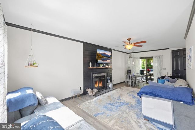 6224 FOREST GROVE DR, Fredericksburg, VA 22407