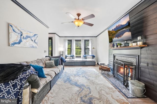 6224 FOREST GROVE DR, Fredericksburg, VA 22407