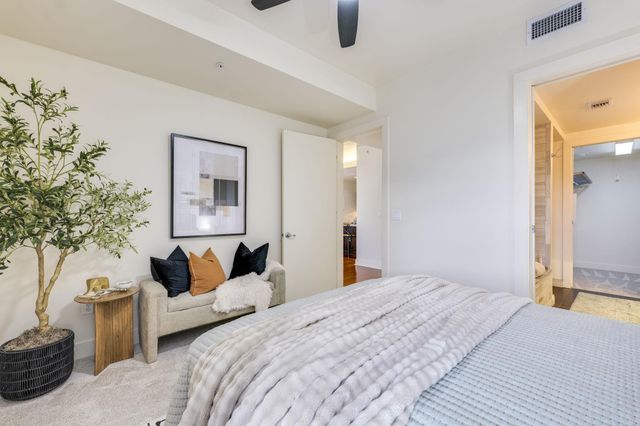 210 Lee Barton DR 421, Austin, TX 78704