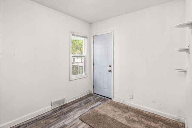 3221 Amherst Street, Des Moines, IA 50313