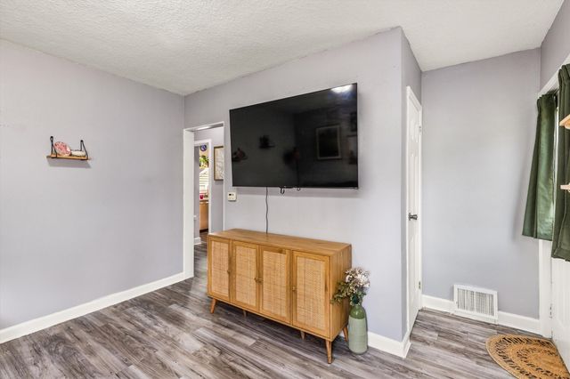 3221 Amherst Street, Des Moines, IA 50313