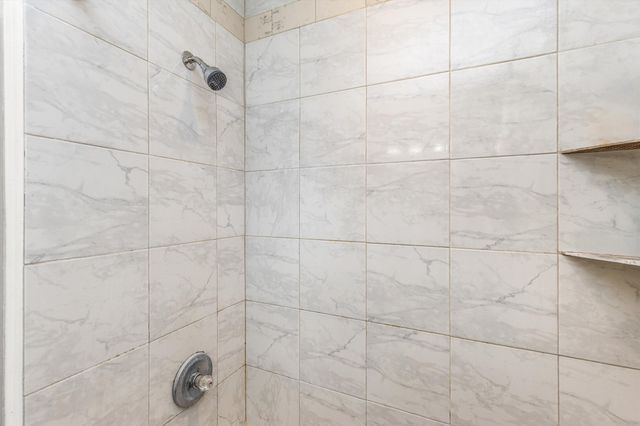 3221 Amherst Street, Des Moines, IA 50313