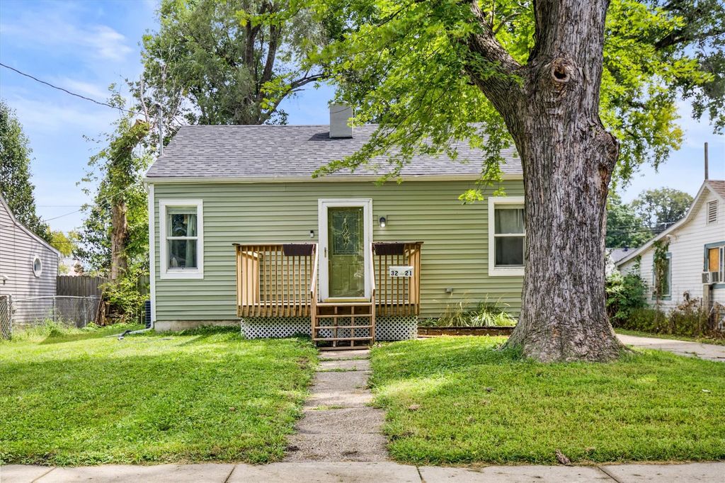 3221 Amherst Street, Des Moines, IA 50313