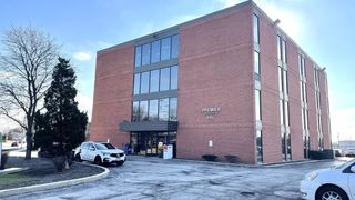 605 E Algonquin Road, Arlington Heights, IL 60005