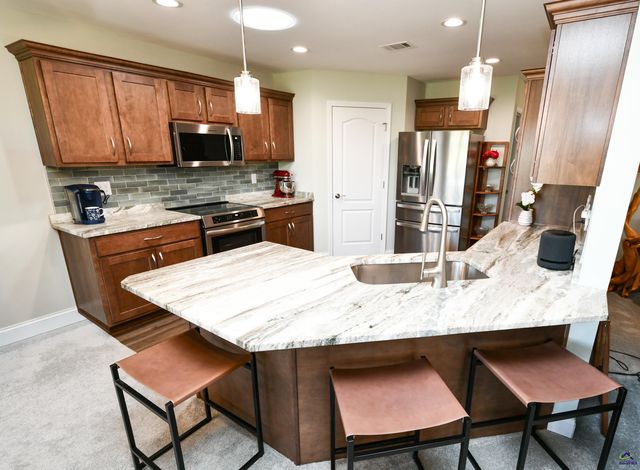 423 Lamplight Drive, Byron, GA 31008