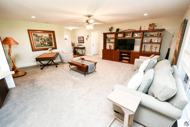 423 Lamplight Drive, Byron, GA 31008