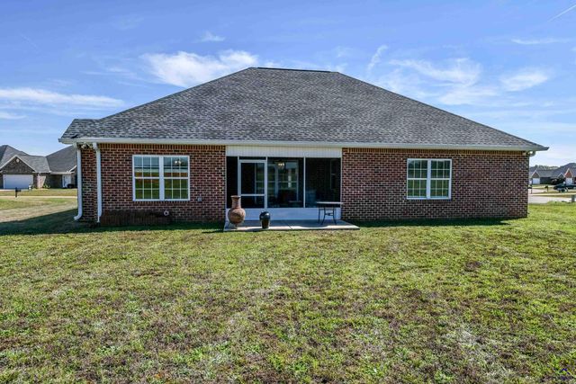 423 Lamplight Drive, Byron, GA 31008