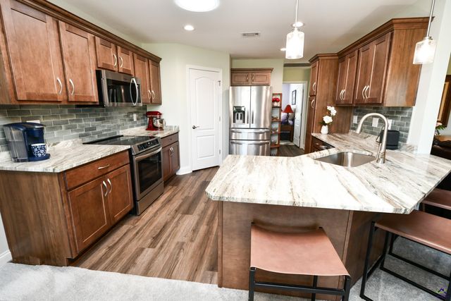 423 Lamplight Drive, Byron, GA 31008