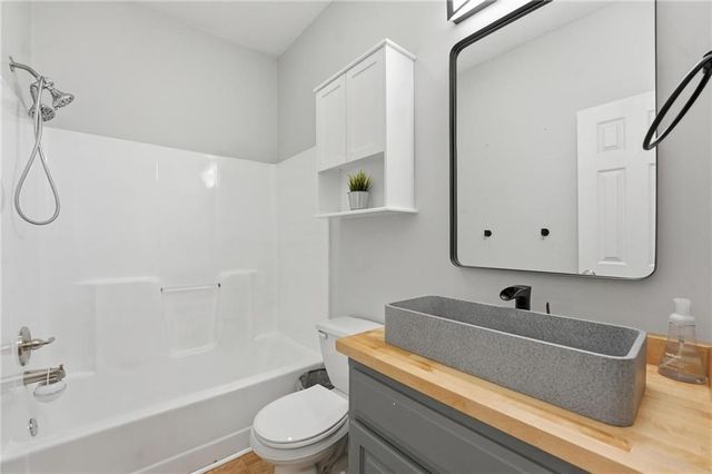 833 N Sumac Street, Gardner, KS 66030