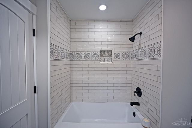 1602 Rose Place, Cincinnati, OH 45237