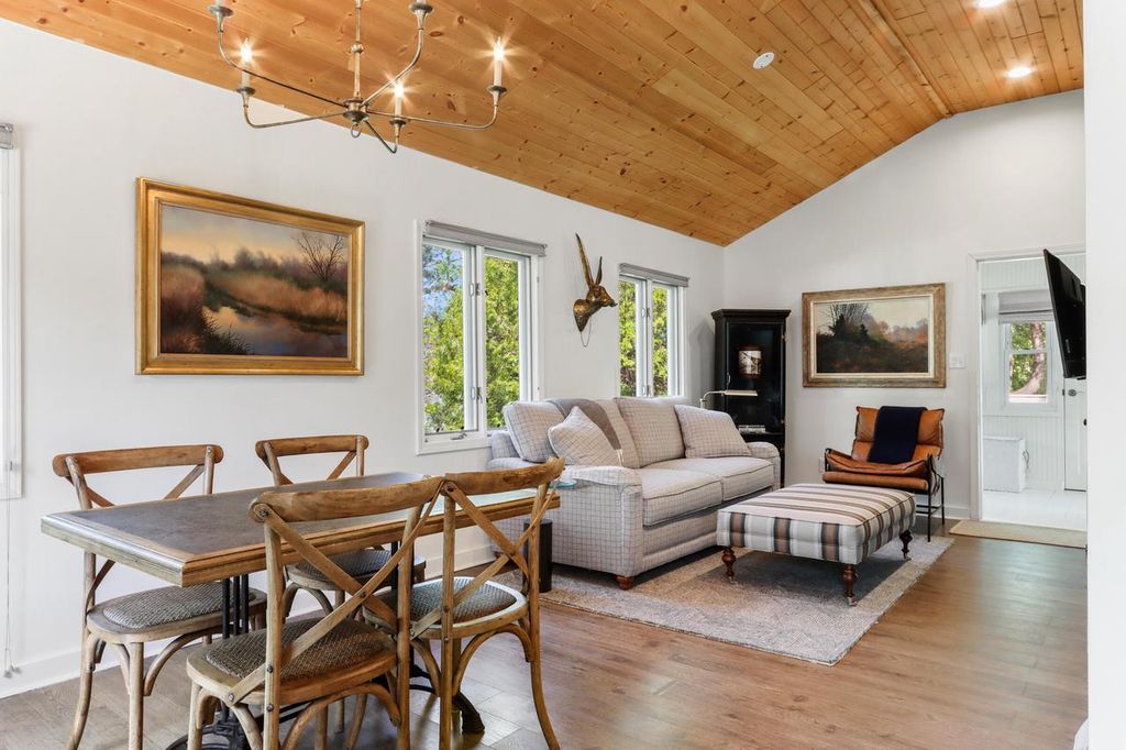 44 Oakwood STREET, Williams Bay, WI 53191