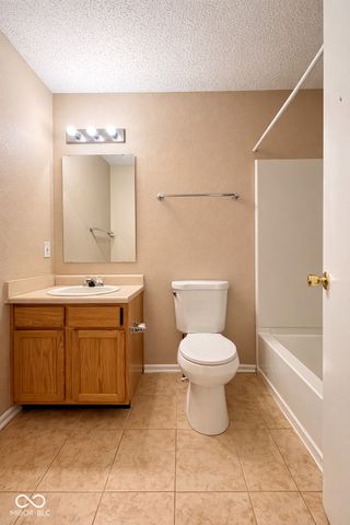 12877 Courage Crossing, Fishers, IN 46037