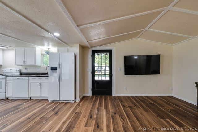 9209 Sleepy Hollow Drive, Tecumseh, OK 74857