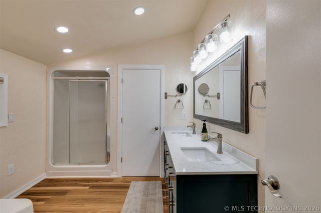 9209 Sleepy Hollow Drive, Tecumseh, OK 74857