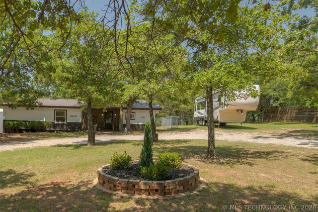 9209 Sleepy Hollow Drive, Tecumseh, OK 74857