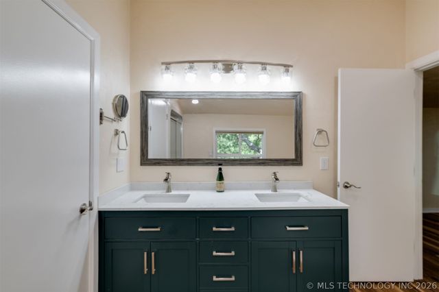 9209 Sleepy Hollow Drive, Tecumseh, OK 74857