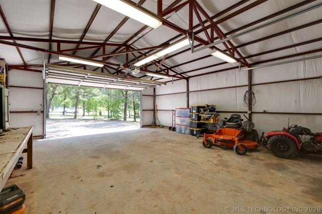 9209 Sleepy Hollow Drive, Tecumseh, OK 74857