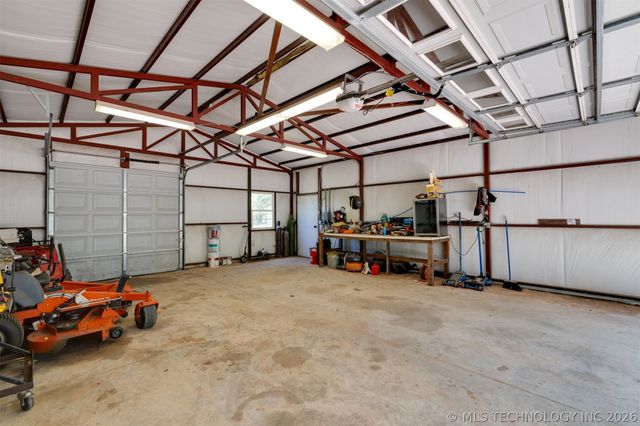 9209 Sleepy Hollow Drive, Tecumseh, OK 74857