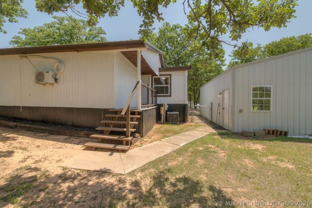 9209 Sleepy Hollow Drive, Tecumseh, OK 74857
