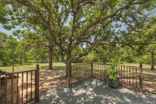 9209 Sleepy Hollow Drive, Tecumseh, OK 74857