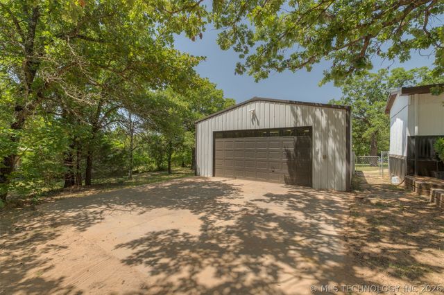 9209 Sleepy Hollow Drive, Tecumseh, OK 74857