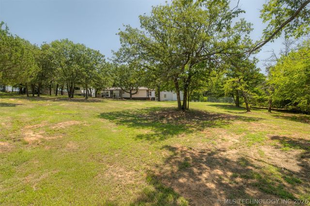 9209 Sleepy Hollow Drive, Tecumseh, OK 74857