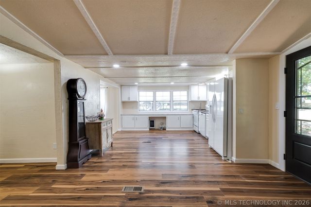 9209 Sleepy Hollow Drive, Tecumseh, OK 74857