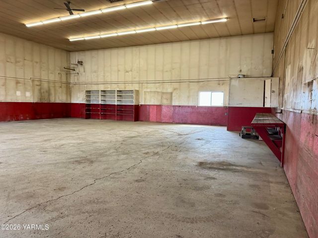 7801 Campbell Rd 1, Toppenish, WA 98948