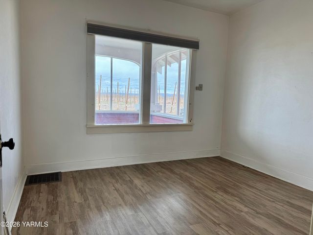 7801 Campbell Rd 1, Toppenish, WA 98948