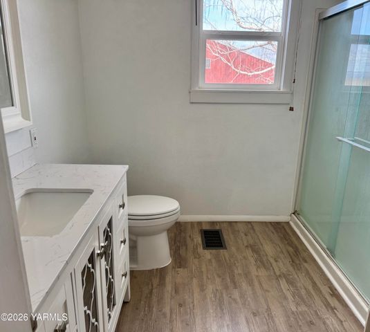 7801 Campbell Rd 1, Toppenish, WA 98948