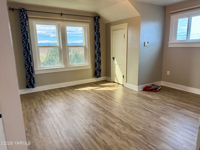 7801 Campbell Rd 1, Toppenish, WA 98948