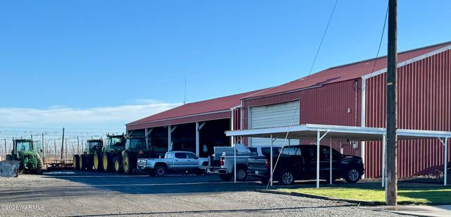 7801 Campbell Rd 1, Toppenish, WA 98948