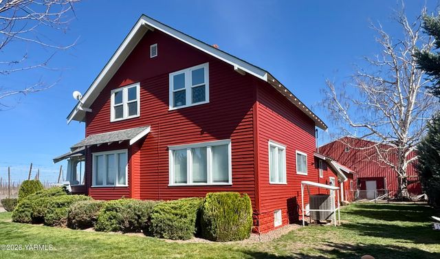 7801 Campbell Rd 1, Toppenish, WA 98948