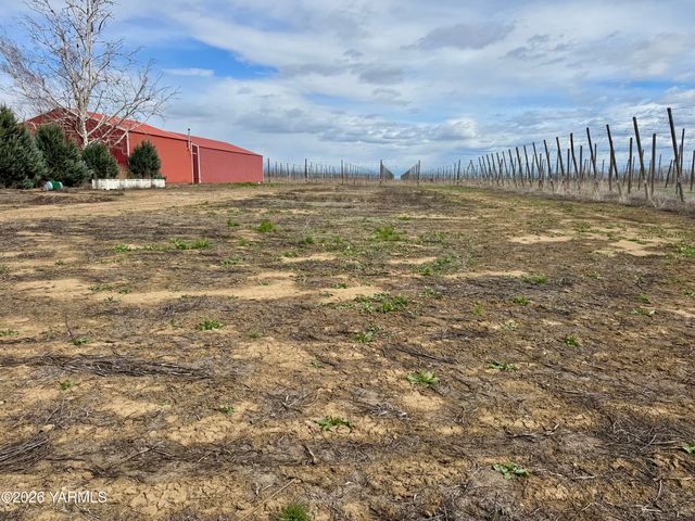 7801 Campbell Rd 1, Toppenish, WA 98948