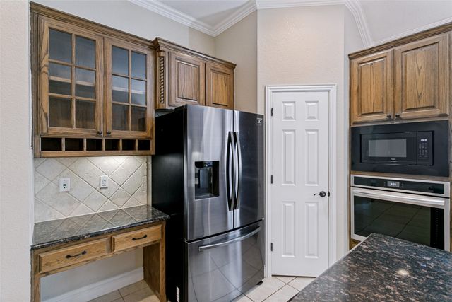 309 Hudson Lane, Burleson, TX 76028