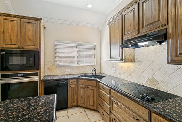 309 Hudson Lane, Burleson, TX 76028