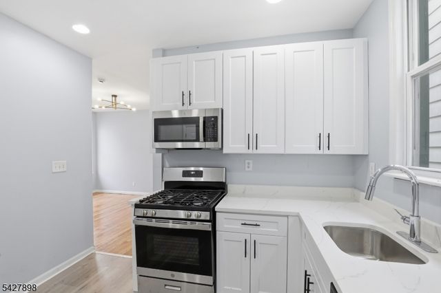 37 Tichenor Ter, Irvington Twp., NJ 07111