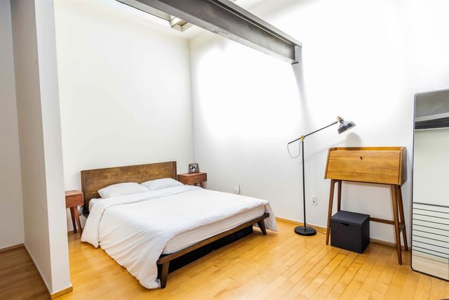 2323 Magnolia St, Oakland, CA 94607