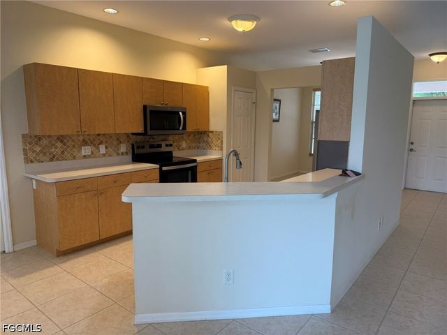 7899 Sandel Wood CIR W, Fort Myers, FL 33908