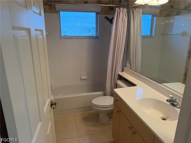 7899 Sandel Wood CIR W, Fort Myers, FL 33908