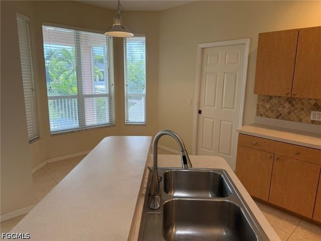 7899 Sandel Wood CIR W, Fort Myers, FL 33908