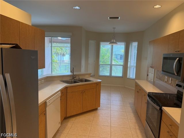7899 Sandel Wood CIR W, Fort Myers, FL 33908