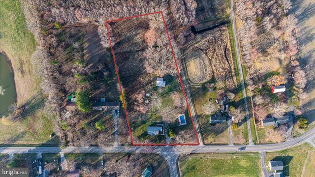 2505 W DENNEYS RD, Dover, DE 19904