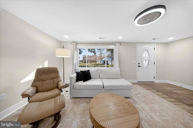 2505 W DENNEYS RD, Dover, DE 19904