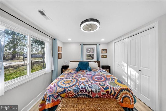 2505 W DENNEYS RD, Dover, DE 19904